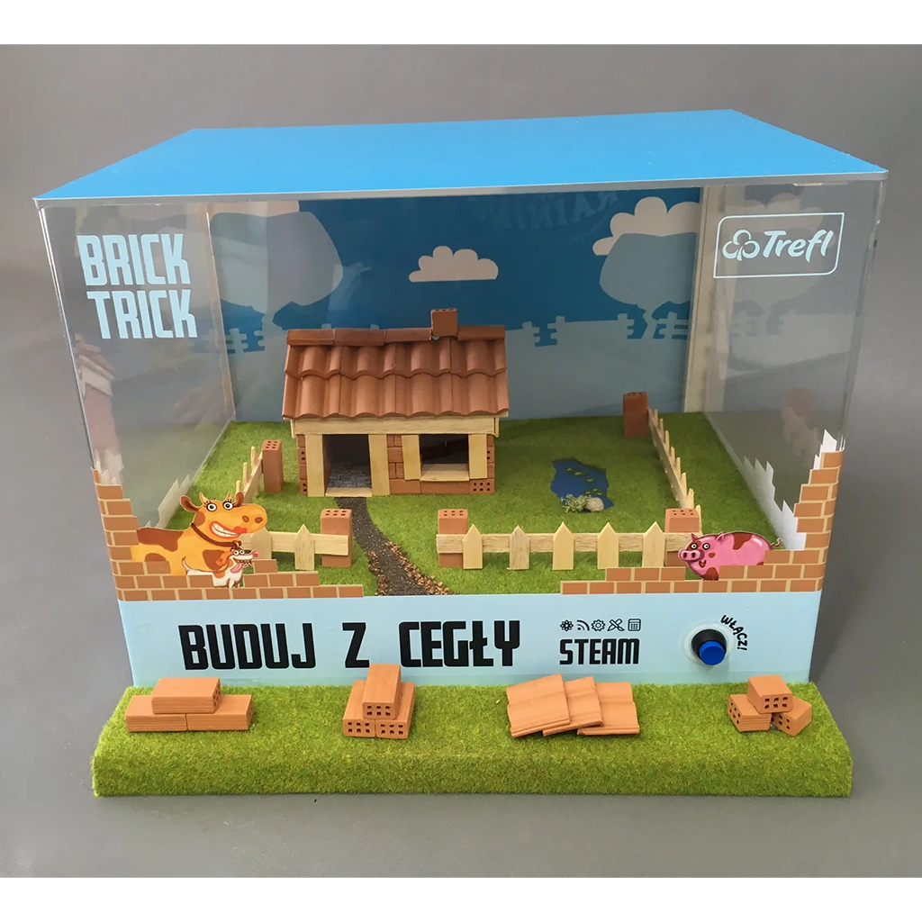 Gablotka ekspozycyjna z plexi z podświetleniem LED i grafiką dla zestawu TREFL „Buduj z cegły”